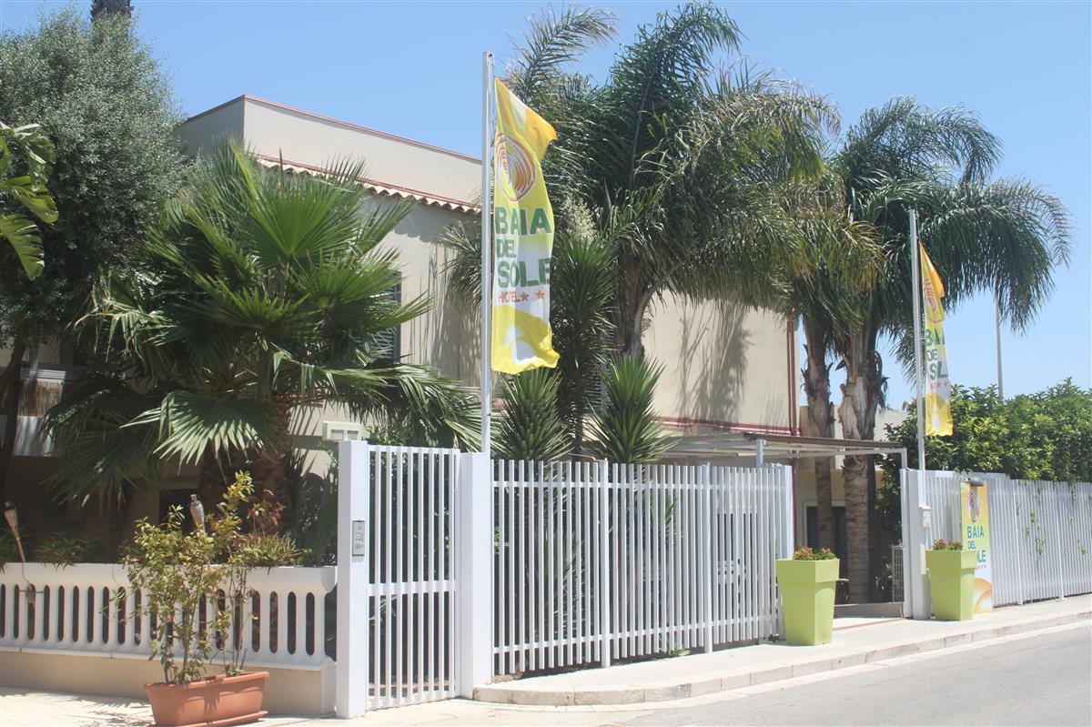 מרינה די רגוזה Hotel Baia Del Sole מראה חיצוני תמונה
