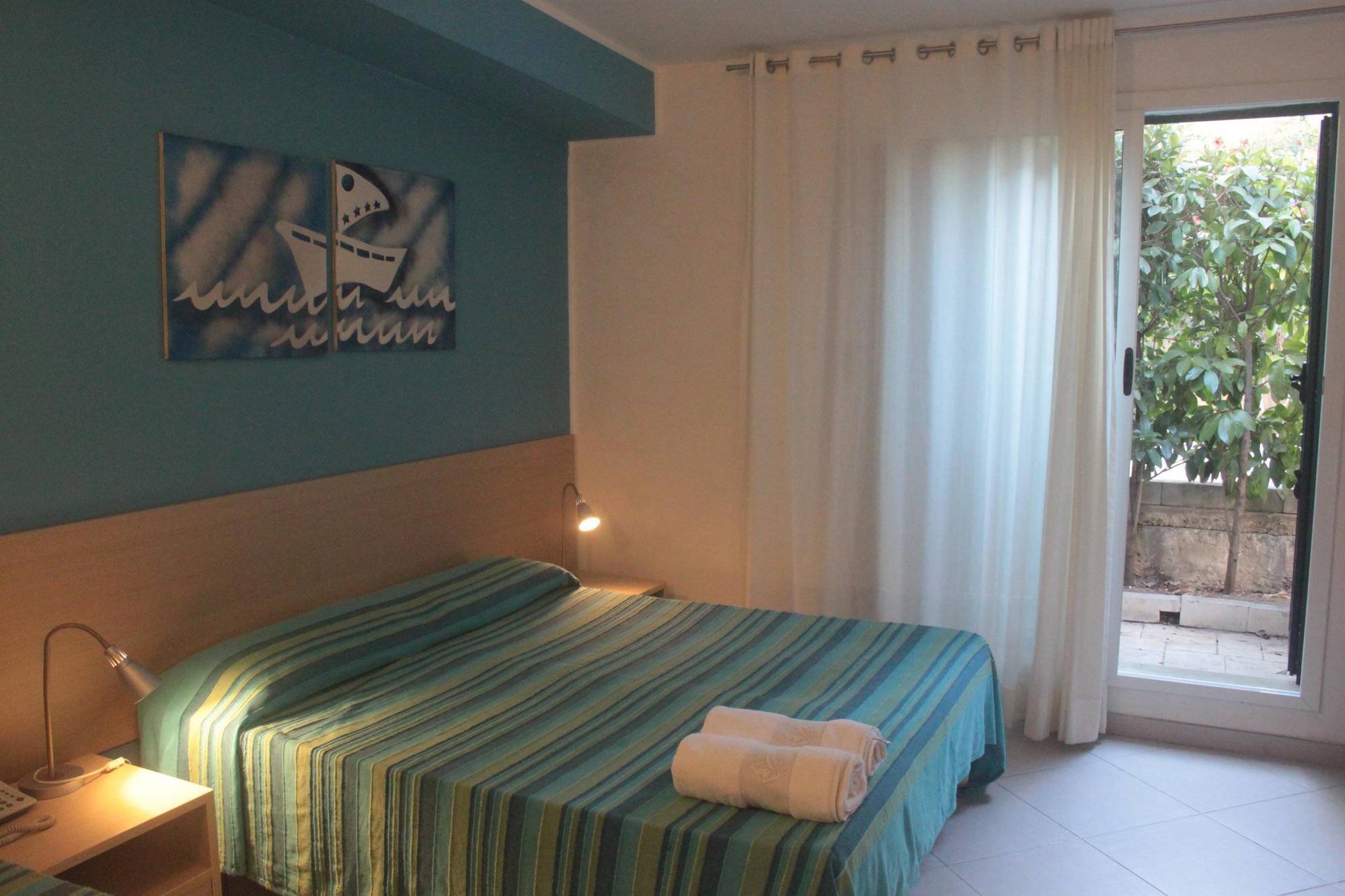 מרינה די רגוזה Hotel Baia Del Sole מראה חיצוני תמונה